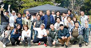 満開の桜のもと　お花見会を開催